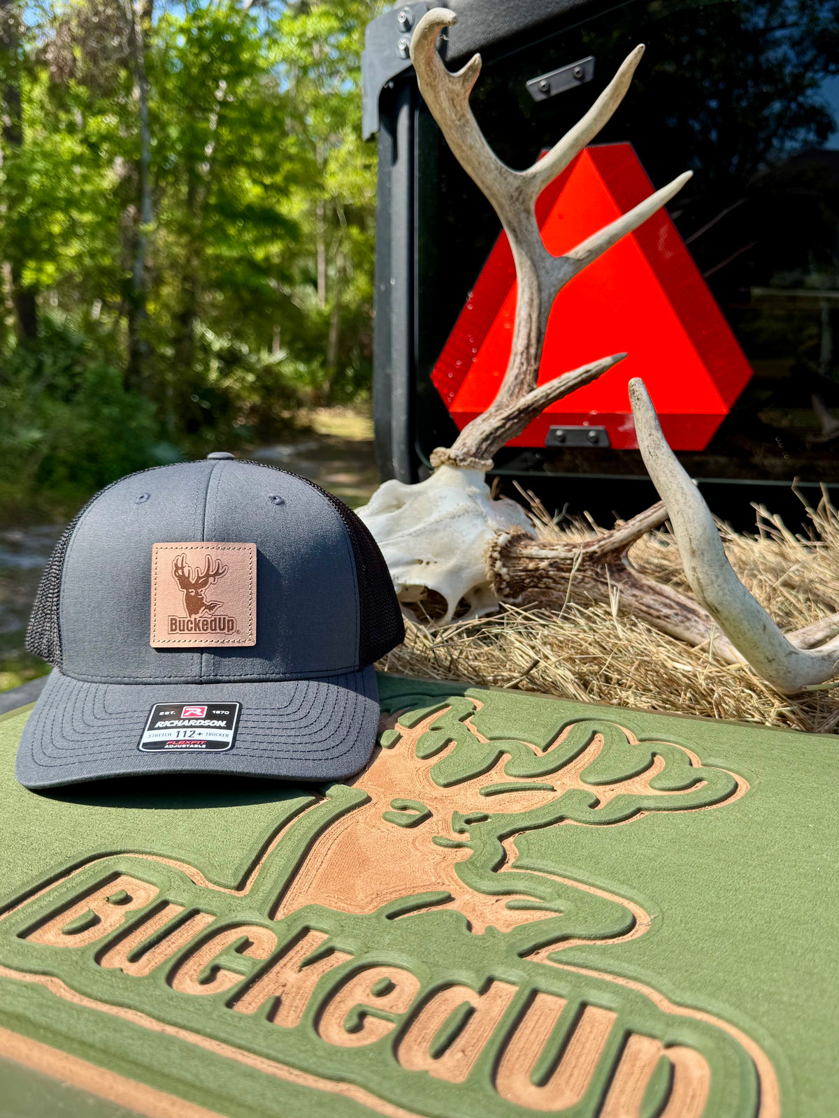 BuckedUp® Leather Patch Charcoal with Black Mesh Snapback Flex