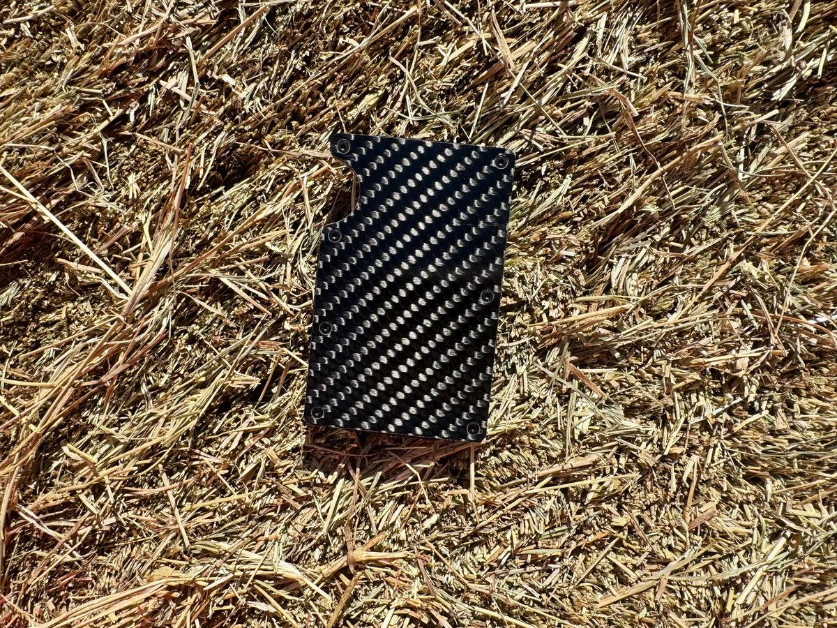 Carbon Fiber BuckedUp wallet with RFI Blocking - BuckedUp Apparel